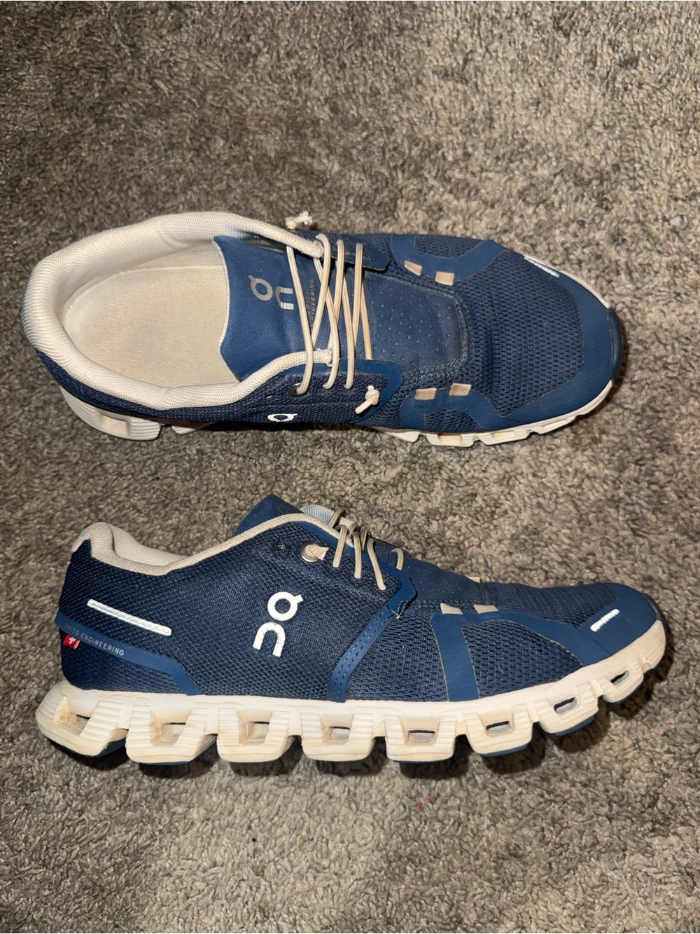 On Running Men's Cloud Trainers in Navy and White